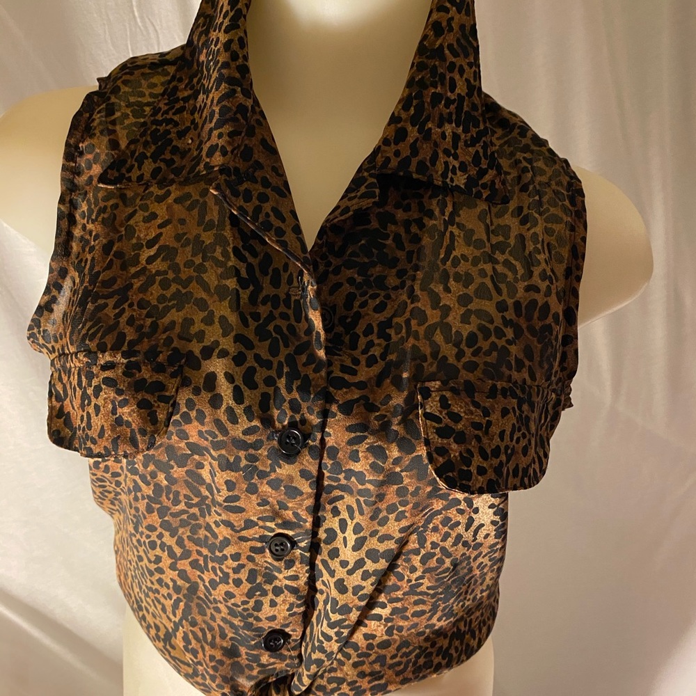 Mirrors Size M Sleeveless Leopard Print Top